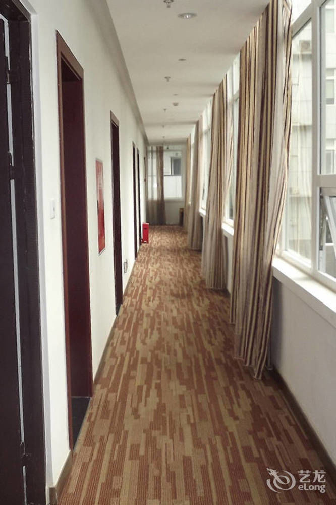Xipuxing Pudi Hotel Екстер'єр фото